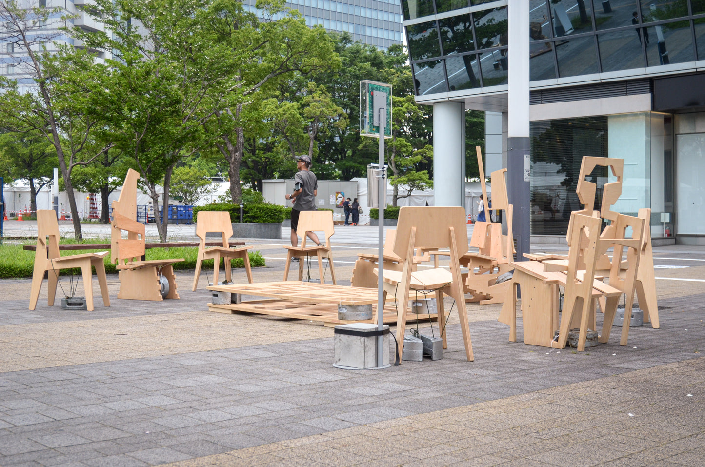 Omni-Chair Negative 1 - Makoto Nagai, Shimpei Ogawa