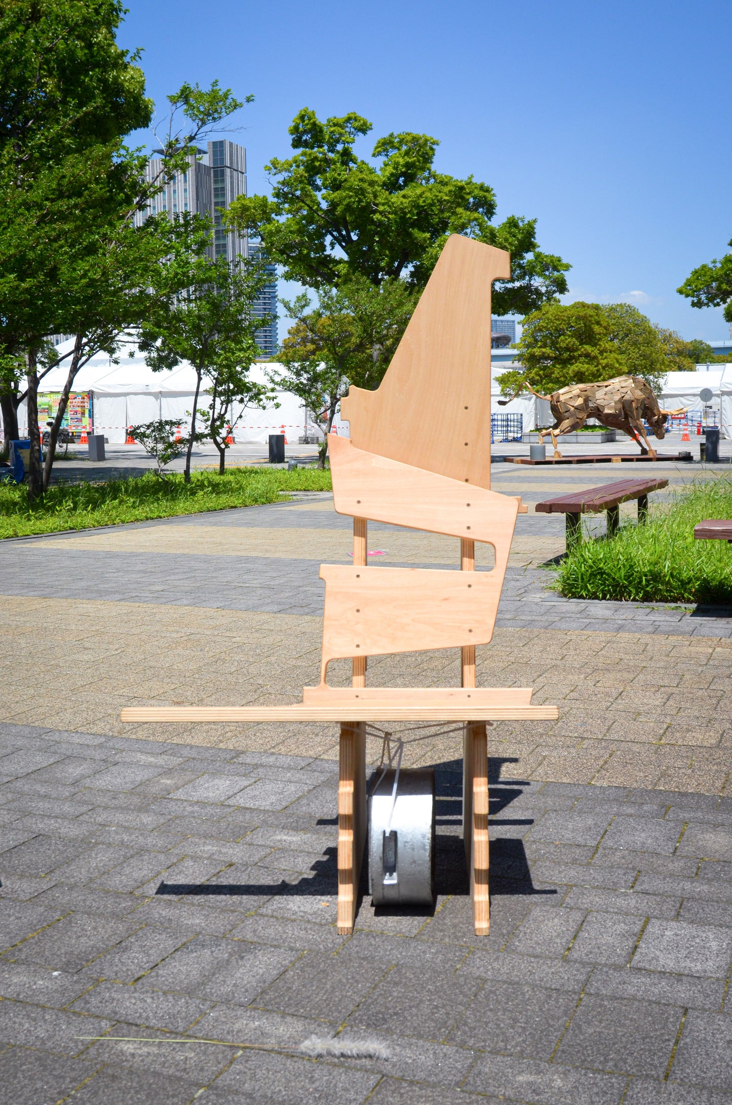 Omni-Chair Negative 1 - Makoto Nagai, Shimpei Ogawa